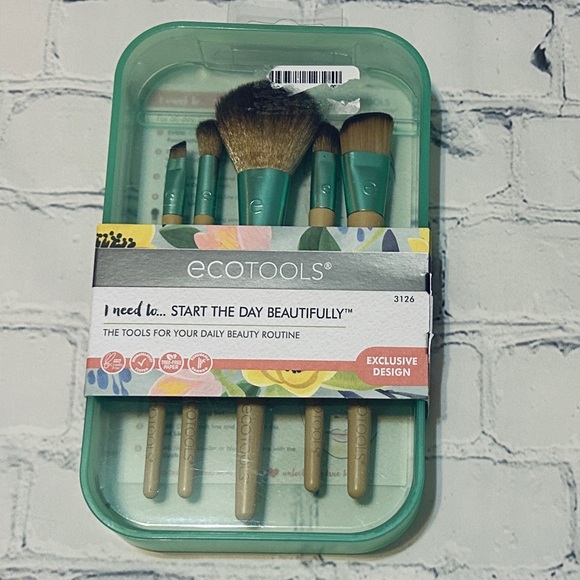 New Dior Pouch & Beauty Bundle With Dior Hydra Life Micellar Cleanser (10 Items) - Picture 7 of 16